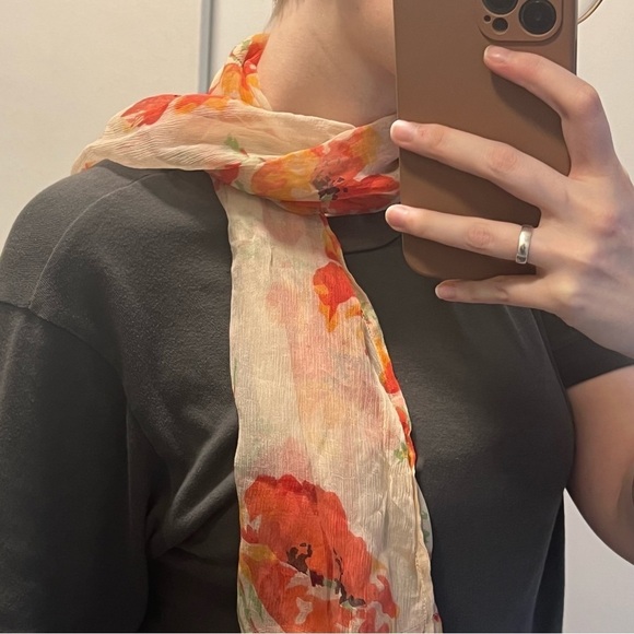 Vintage silk floral scarf - Picture 4 of 6